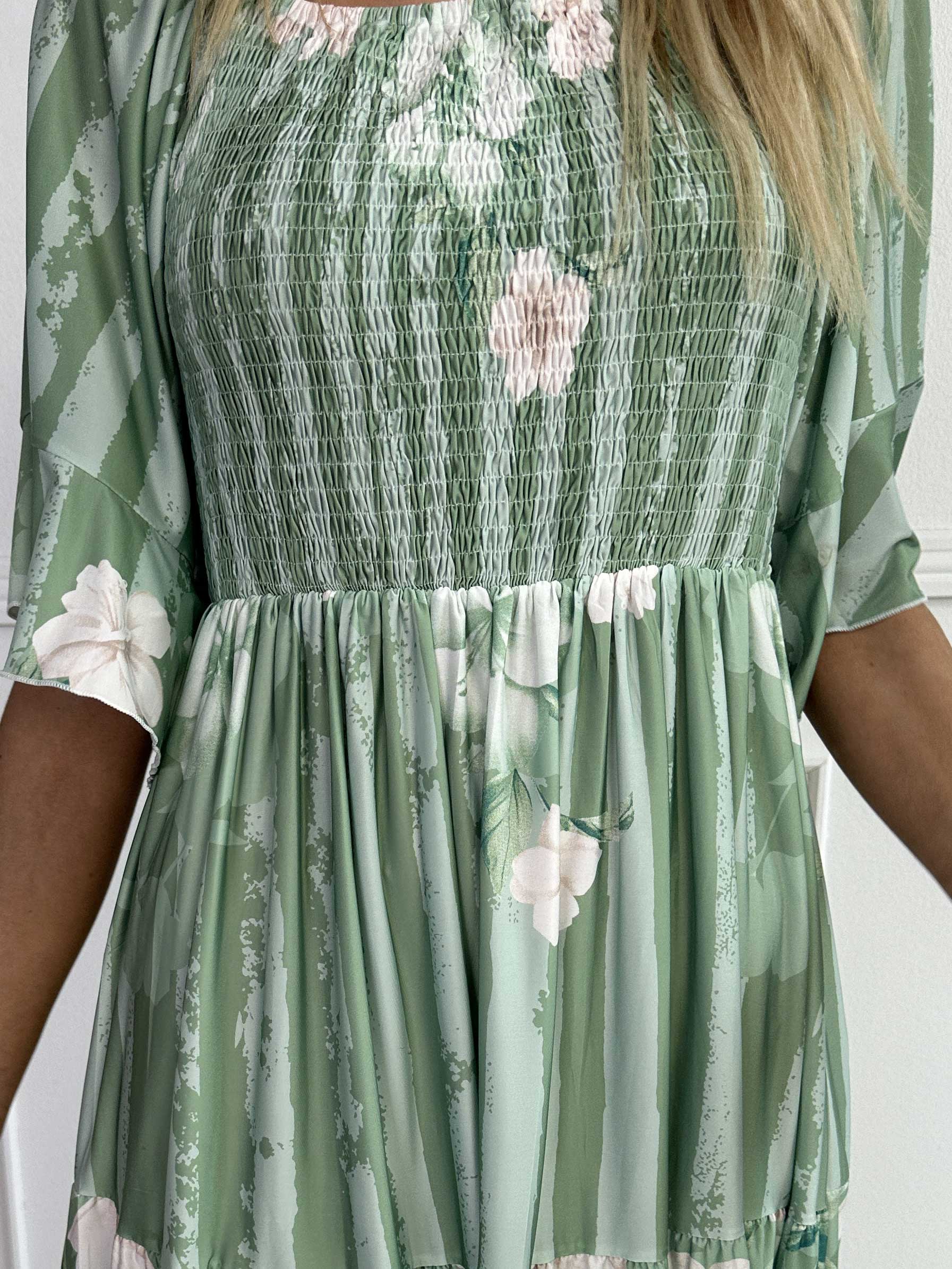 Elna Floral Stripe Short - Blommig elastisk klänning med smockat bröst